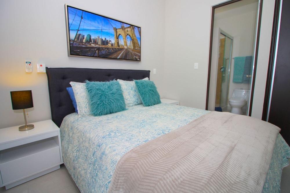 Riviera Towers 2BR & Pool