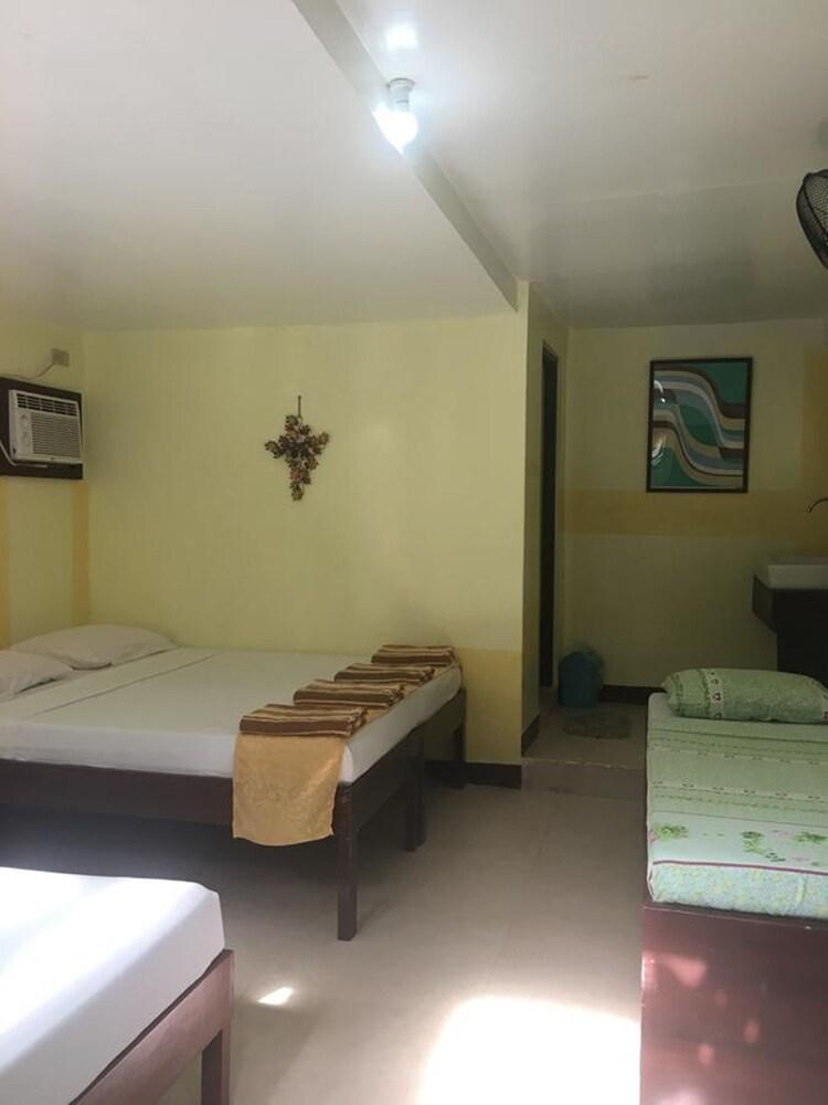 Residencia Katrina Bed & Breakfast