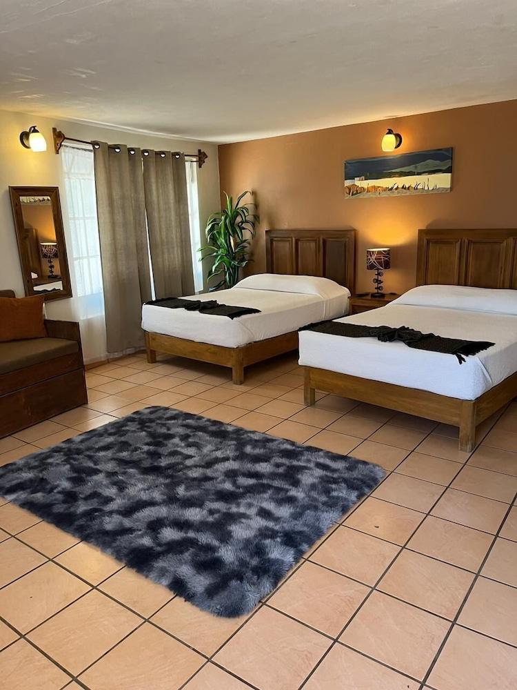 Hotel Jardin Cantador