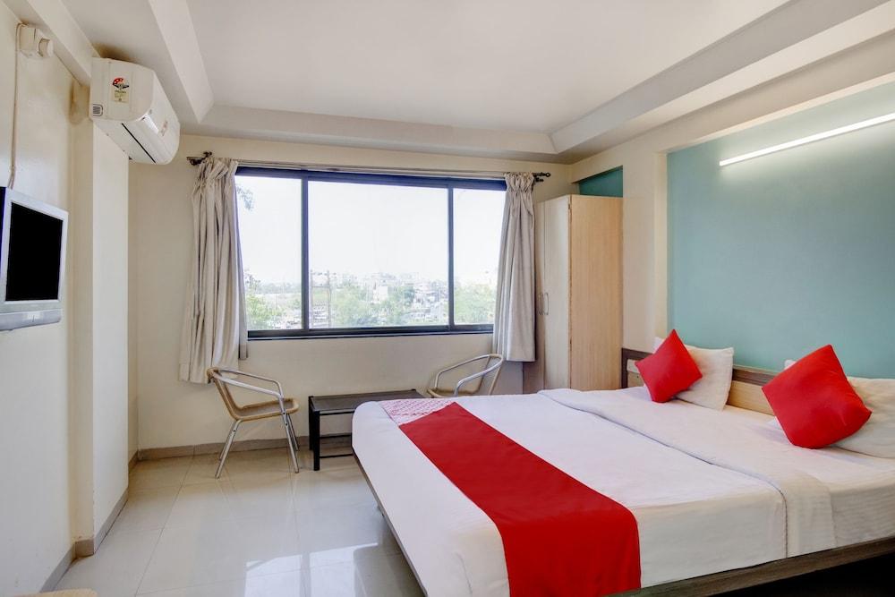 Capital O 40904 Hotel Satish Executive