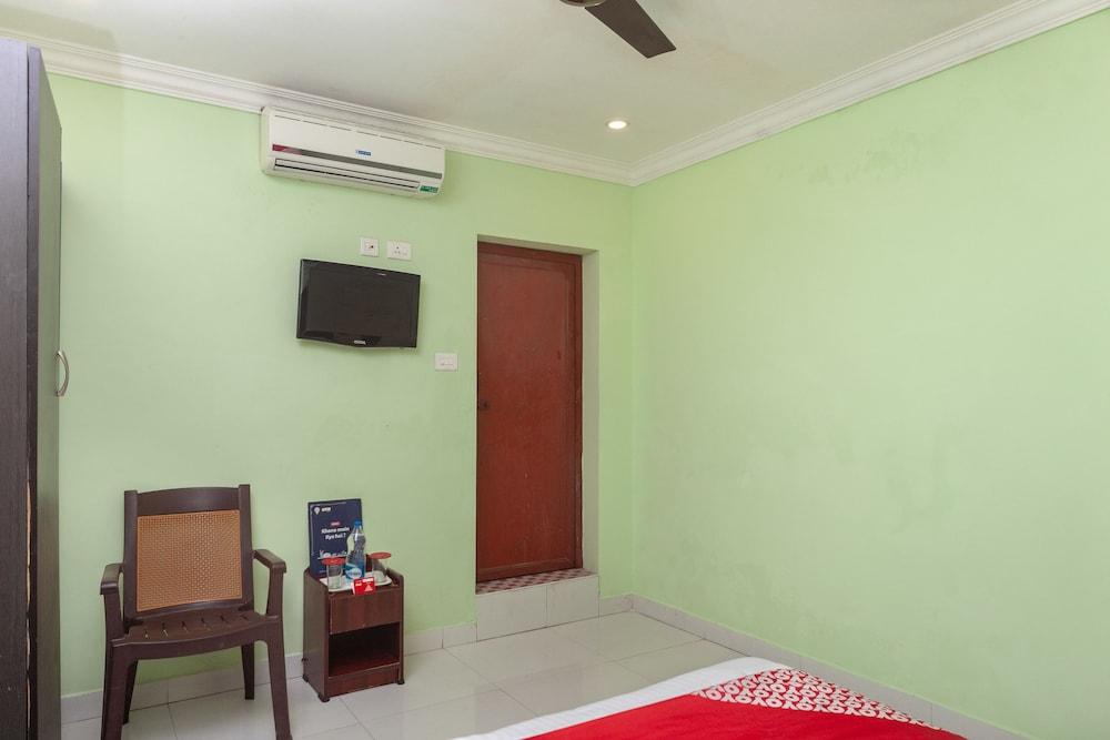 OYO 23300 Seabreeze Residency