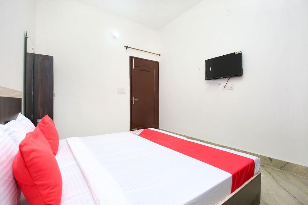 OYO 24666 Samar Residency