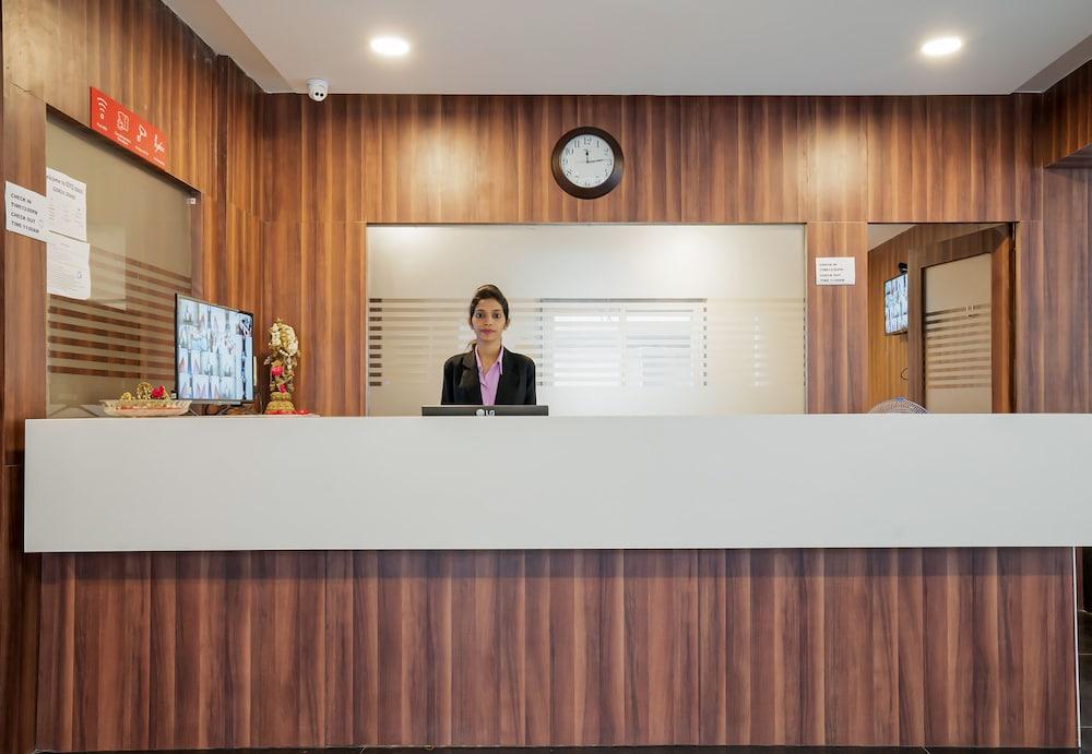 OYO 28637 Gokul Grand