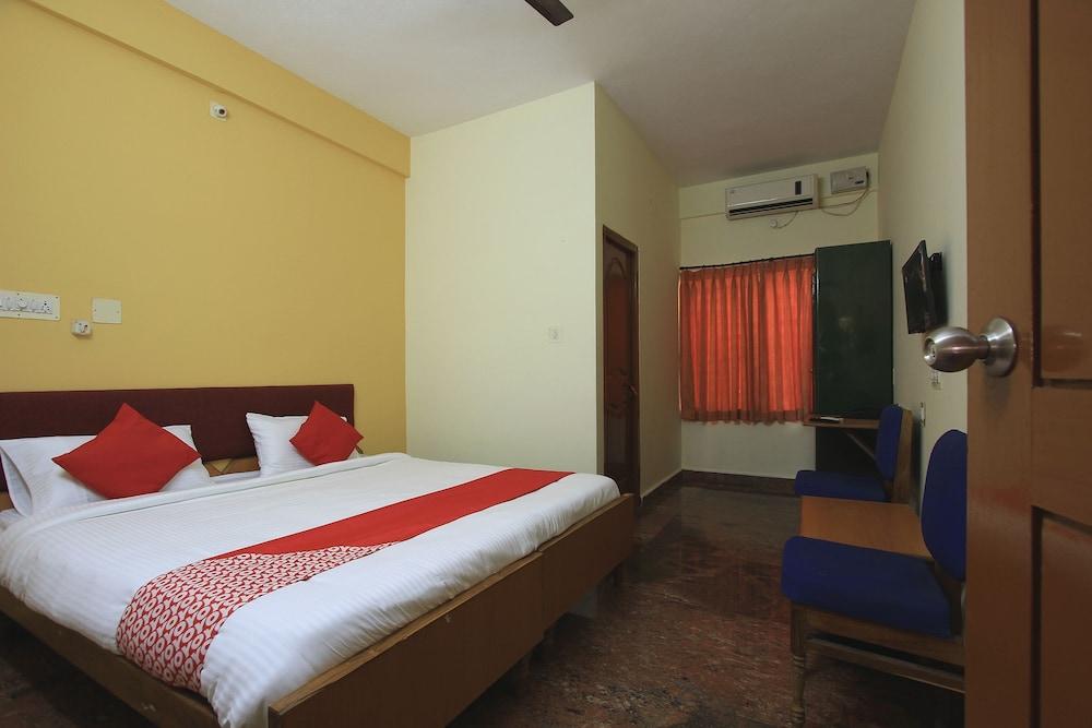 OYO 29159 Varsha Boarding And Lodging