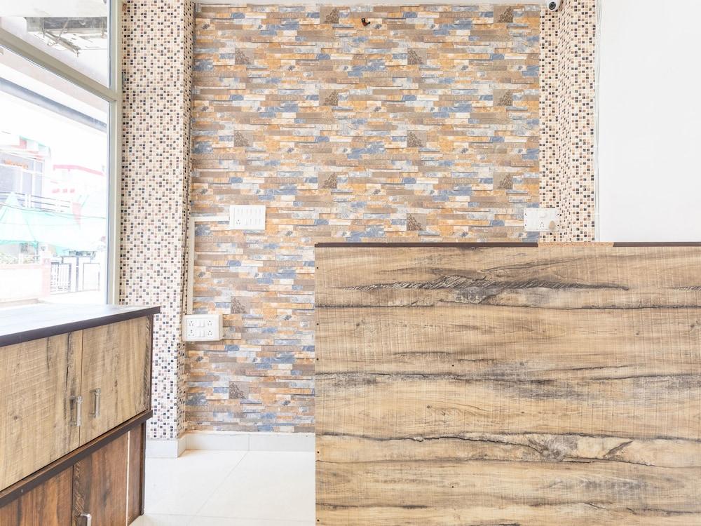 OYO 29729 Hotel Cherry Wood