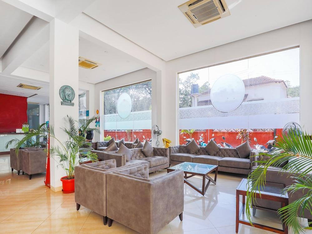 OYO 3305 Royale Assagao