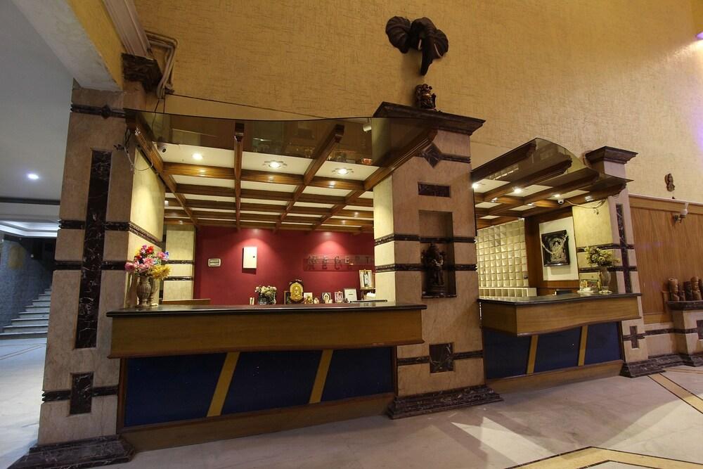 OYO 35457 Hotel Kubera Palace