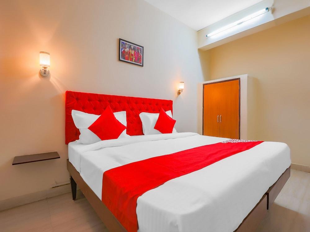 OYO 36088 Sanman Hotels