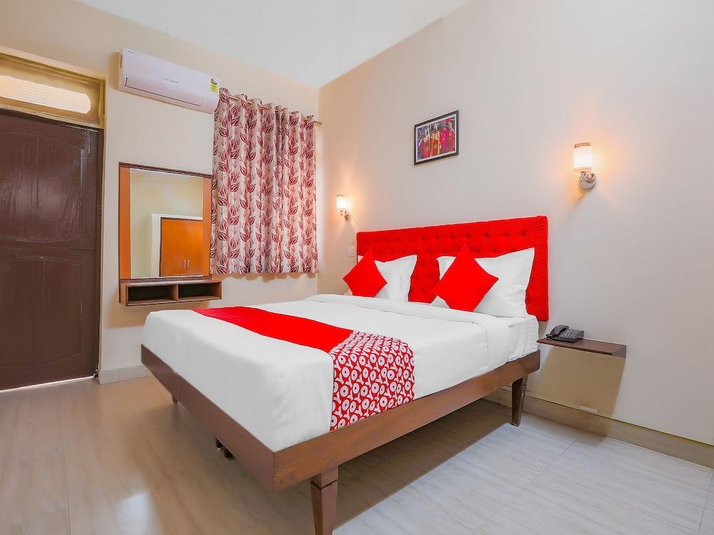 OYO 36088 Sanman Hotels