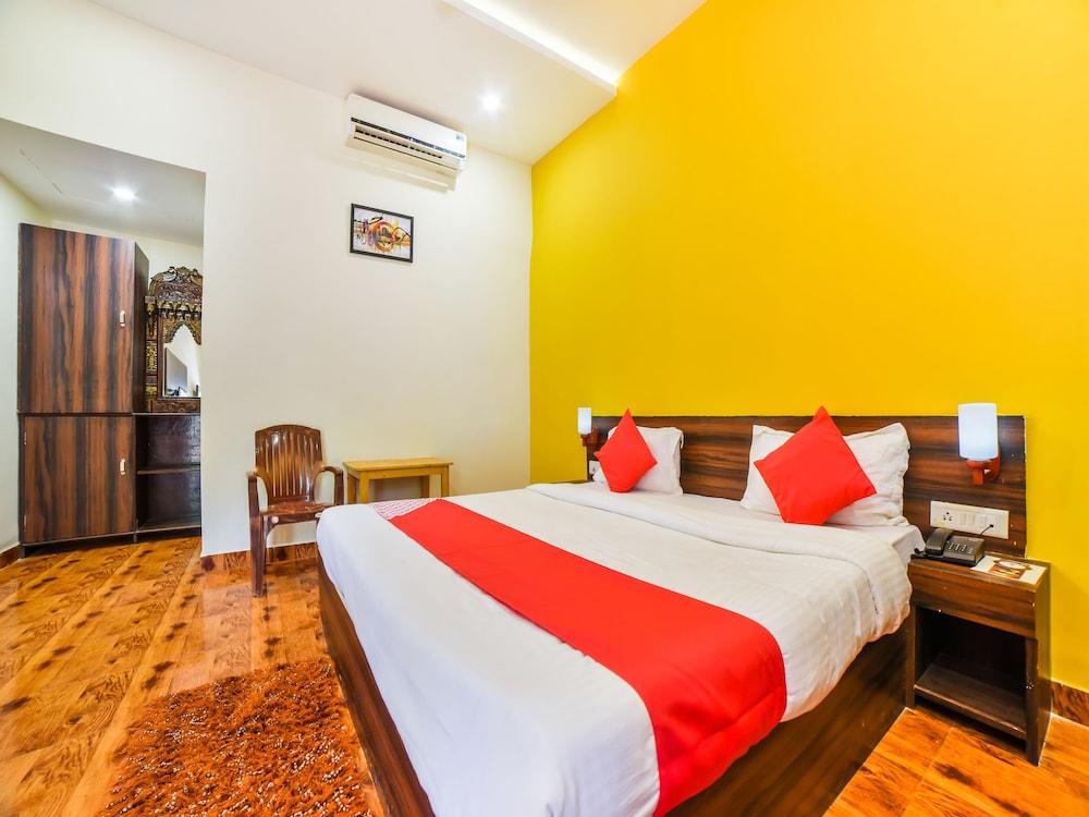 OYO 37027 Bloo Resort