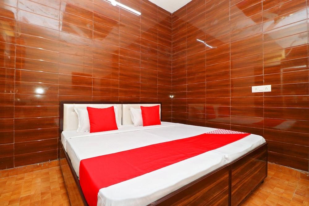 OYO 37097 Raj Apartments