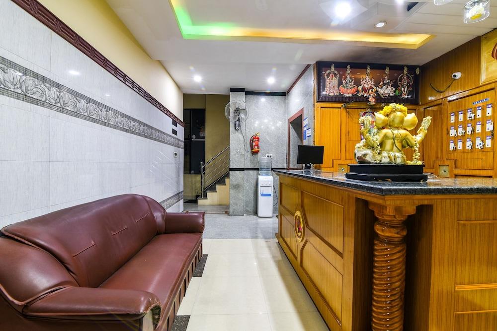 OYO 37221 Pujitha Residency