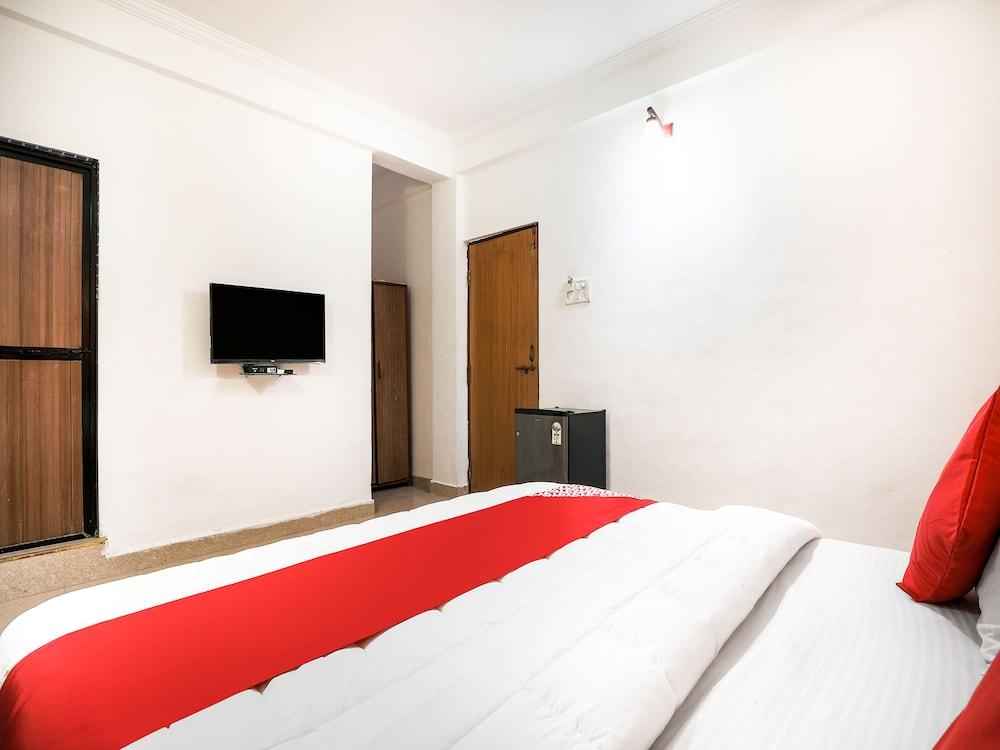 OYO 38418 Rosy Guest House