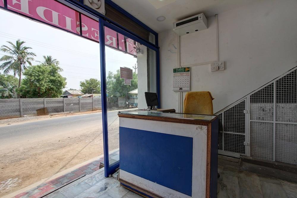 OYO 38664 Rt Residency