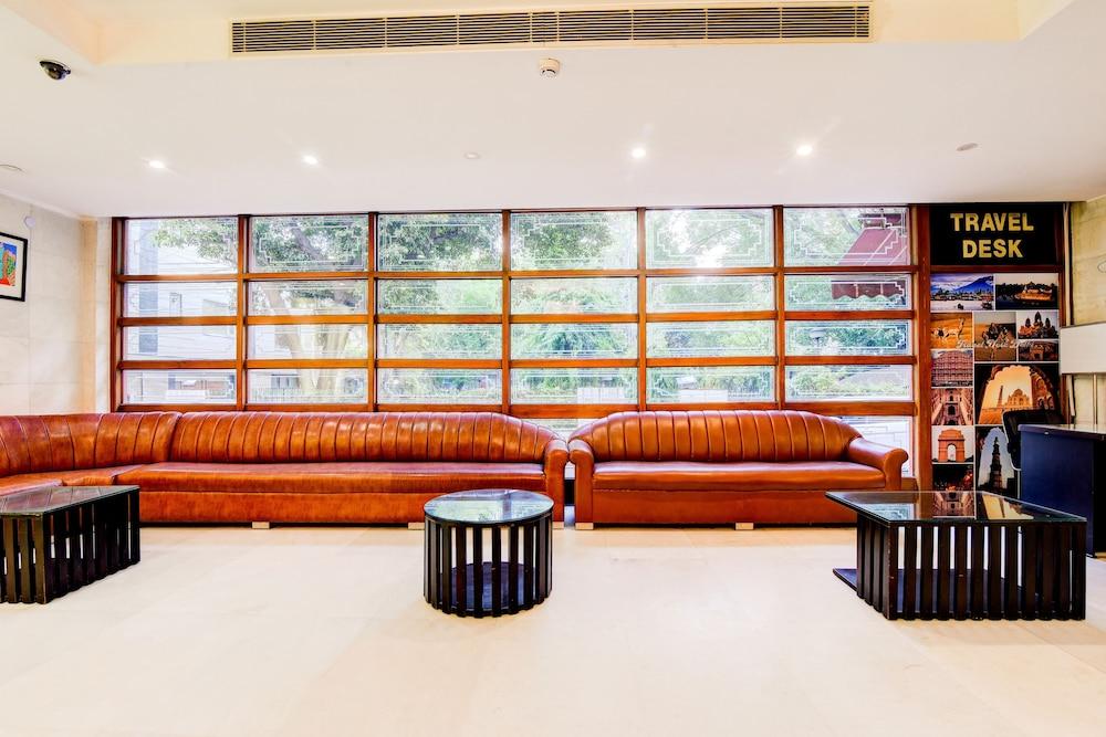 OYO 39725 Hotel Regent Continental