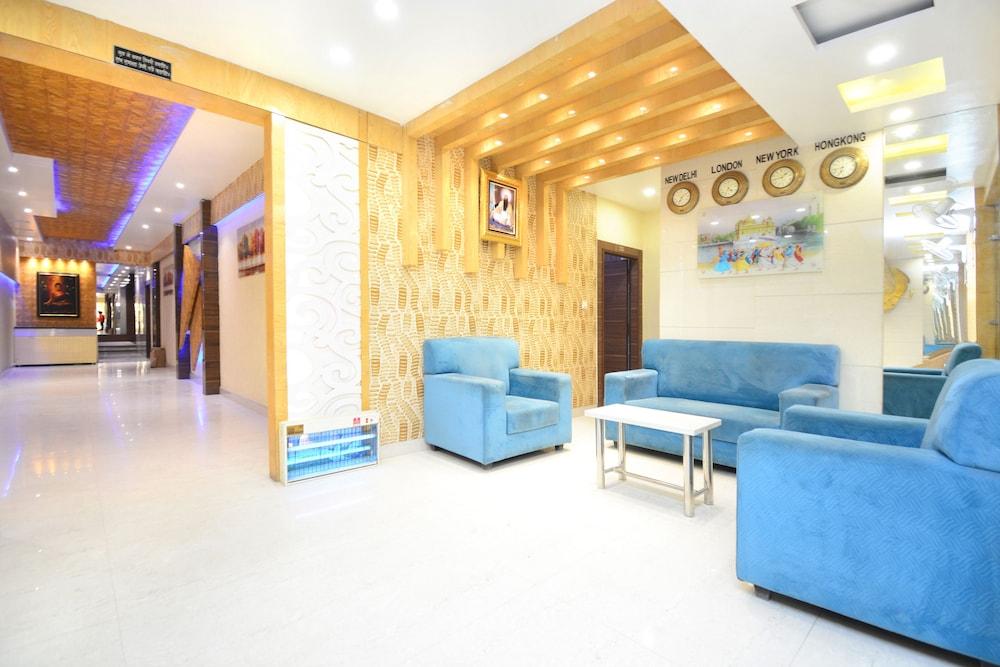 OYO Flagship 29074 Golden Temple Road