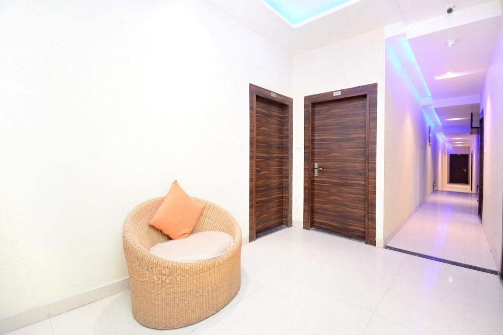 OYO Flagship 29074 Golden Temple Road