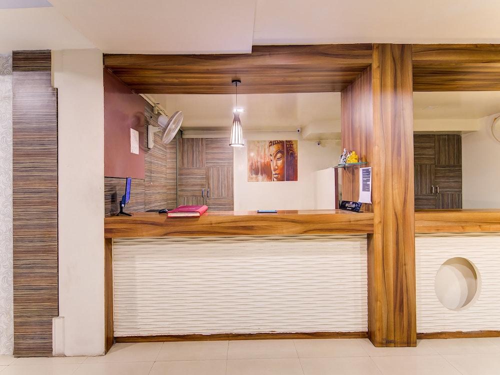 OYO Flagship 36693 Hotel Royal Enclave