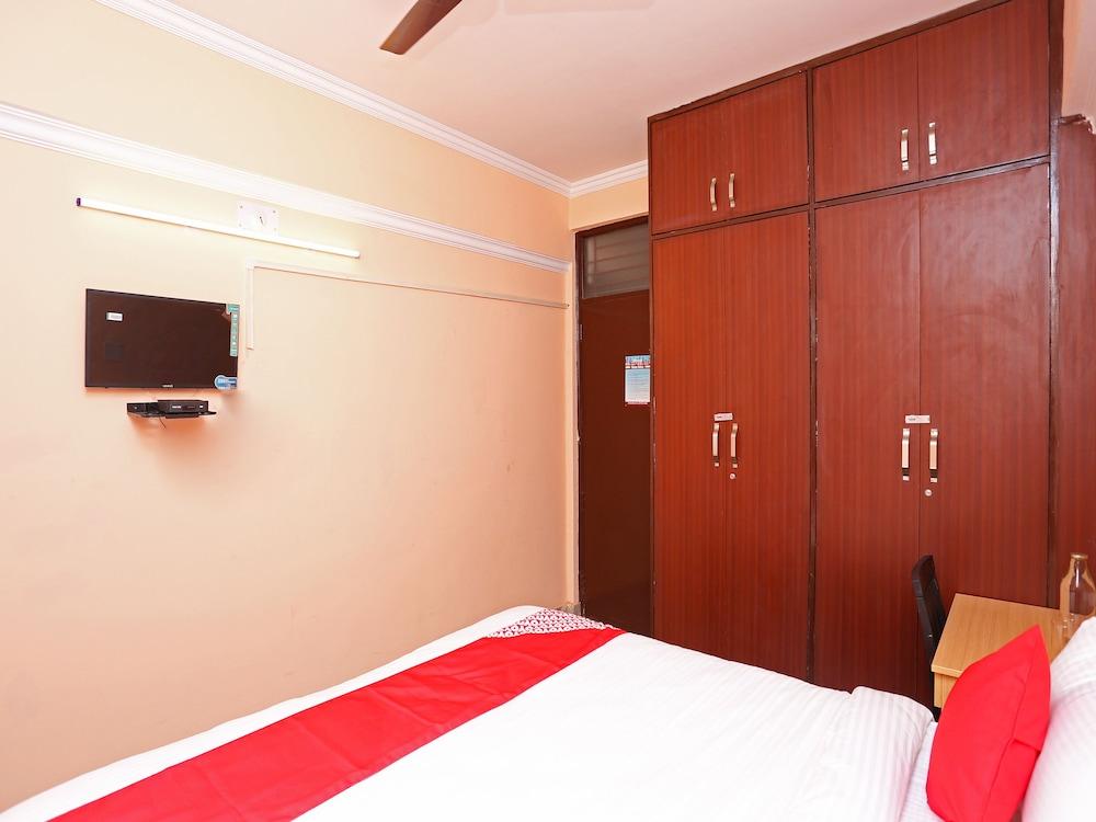 OYO Flagship 40126 Polytechnic Chauraha