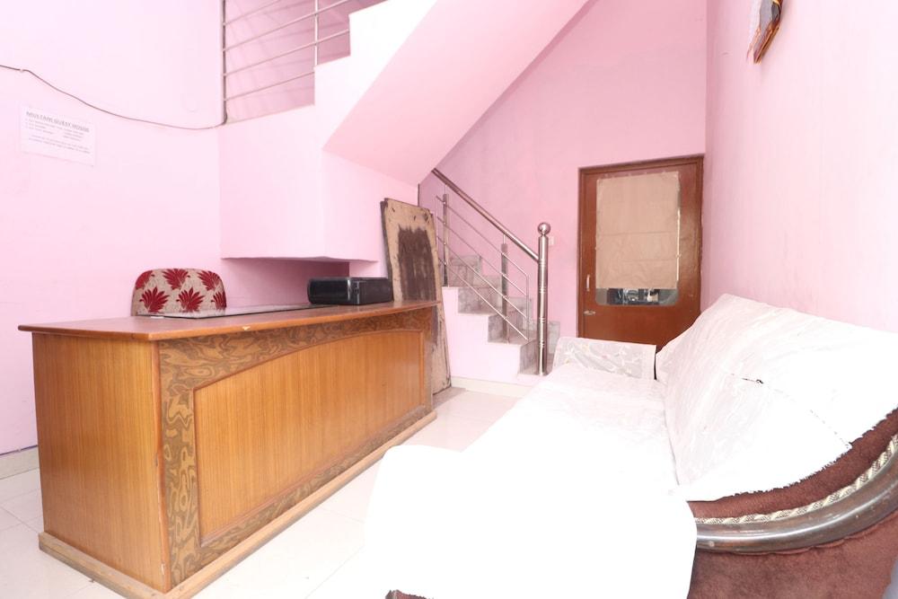 SPOT ON 39951 Multani Residency