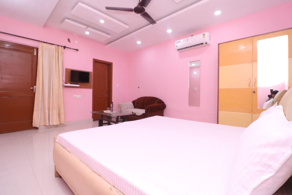 SPOT ON 39951 Multani Residency