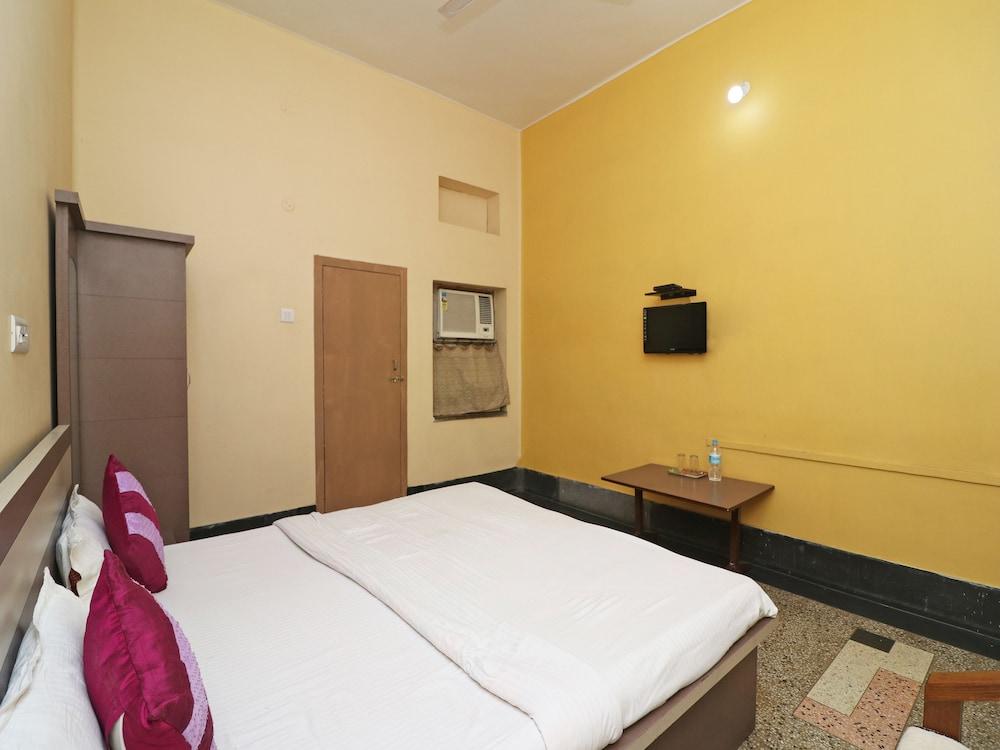 SPOT ON 39527 Hotel Saraogi