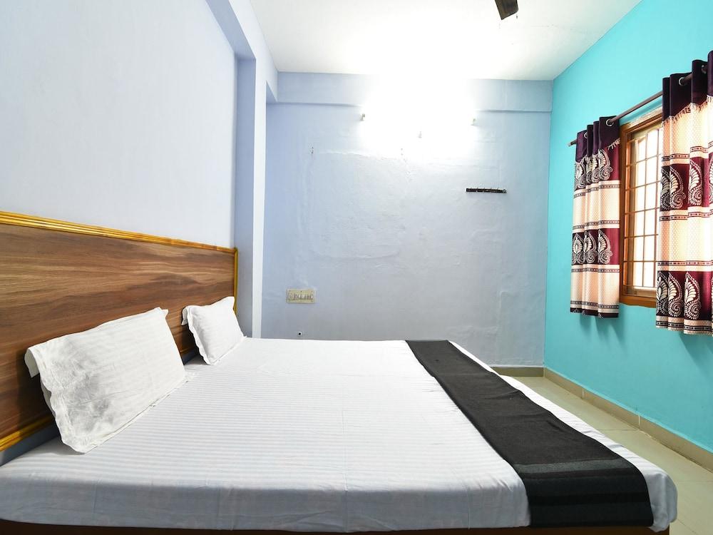 SPOT ON 39866 Hotel Dhruvathara