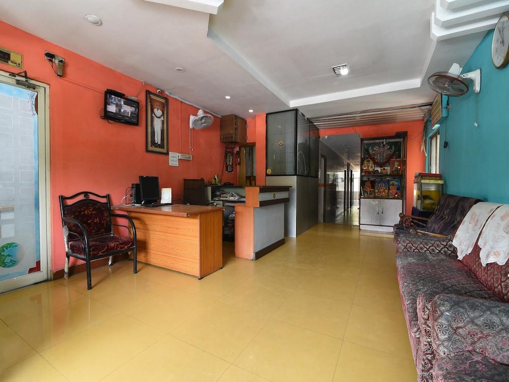 SPOT ON 39866 Hotel Dhruvathara