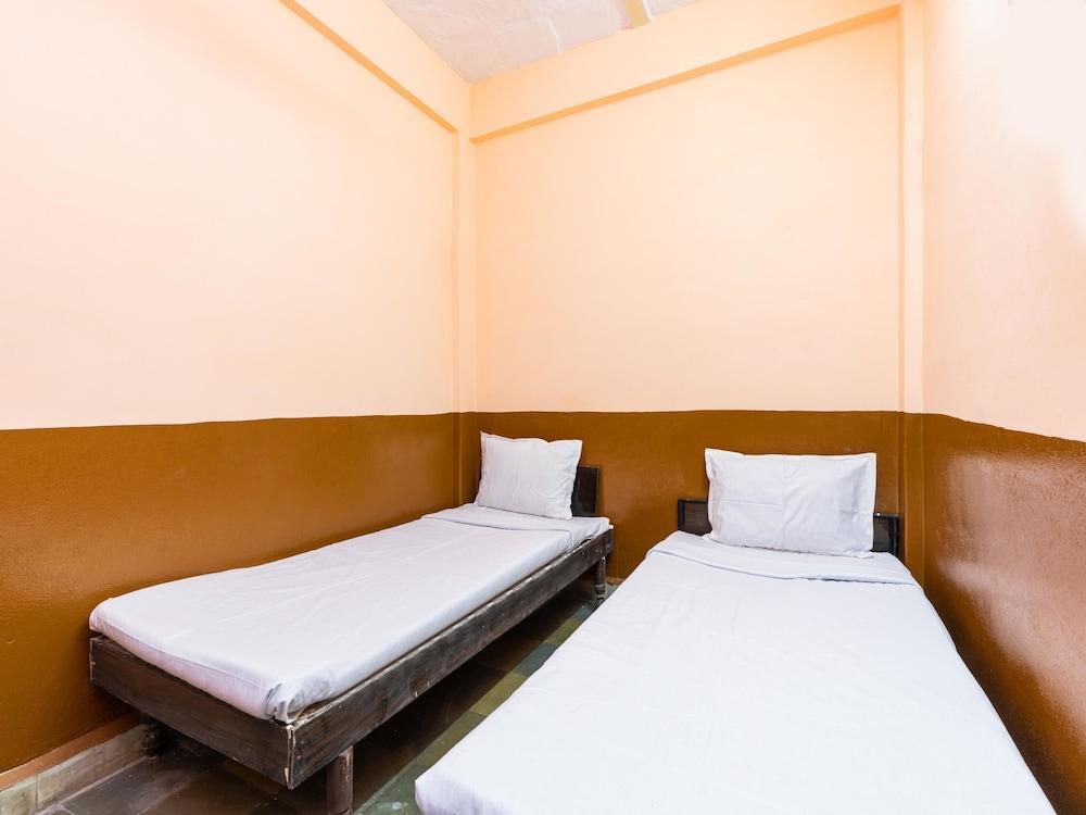 SPOT ON 39886 Hotel Vijay