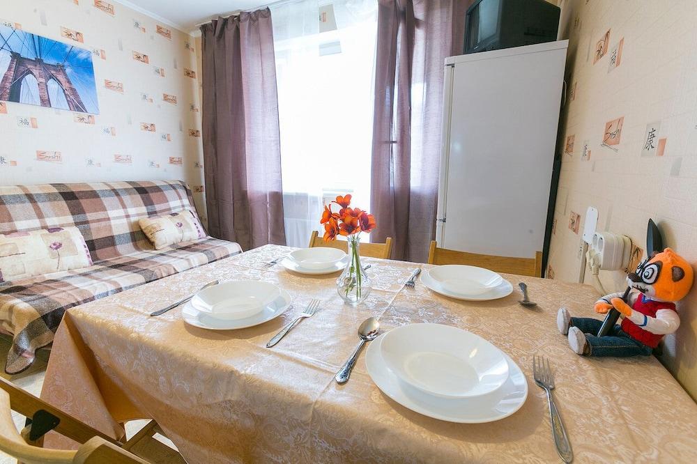 Dobriye Sutki - Liteinaya 44a