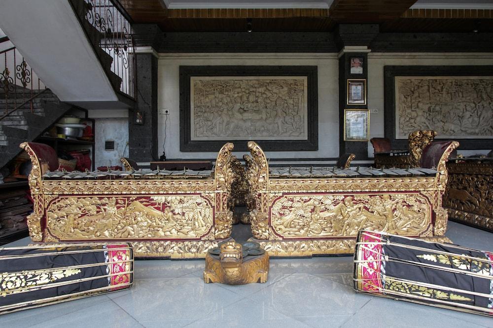 Two Made's Guest House