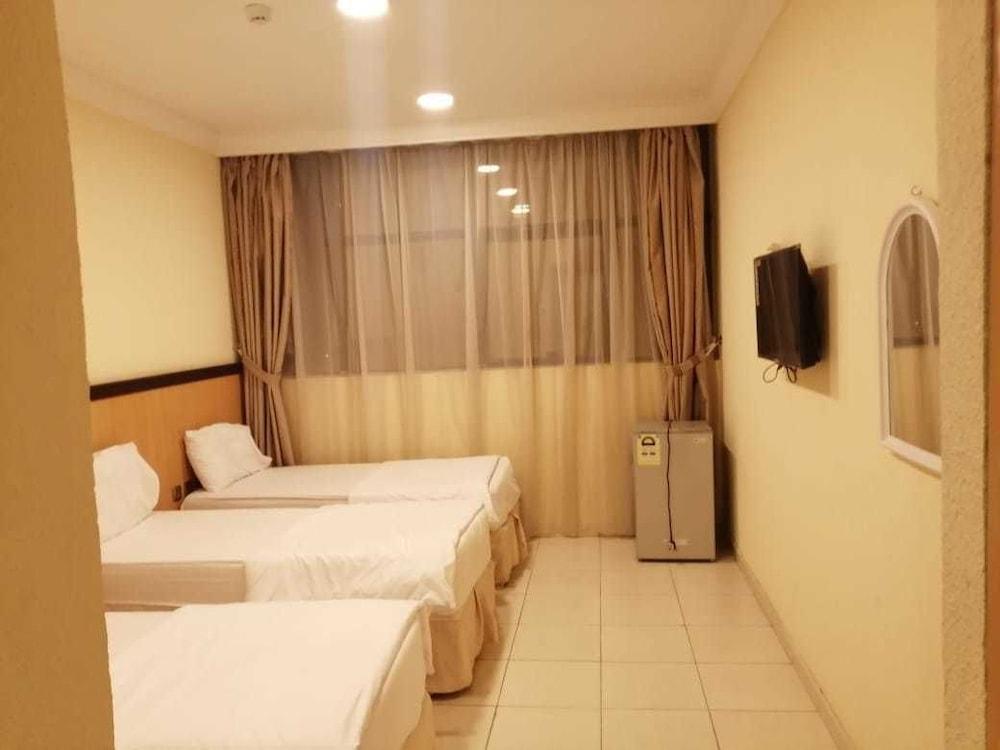 Orooq Al Thahab Al Makkeya