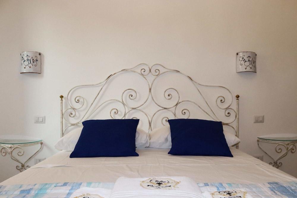 Clelia's Boutique Rooms & Suites