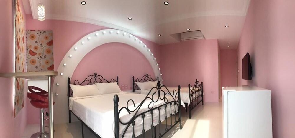 Castle No.8 Penghu B&B