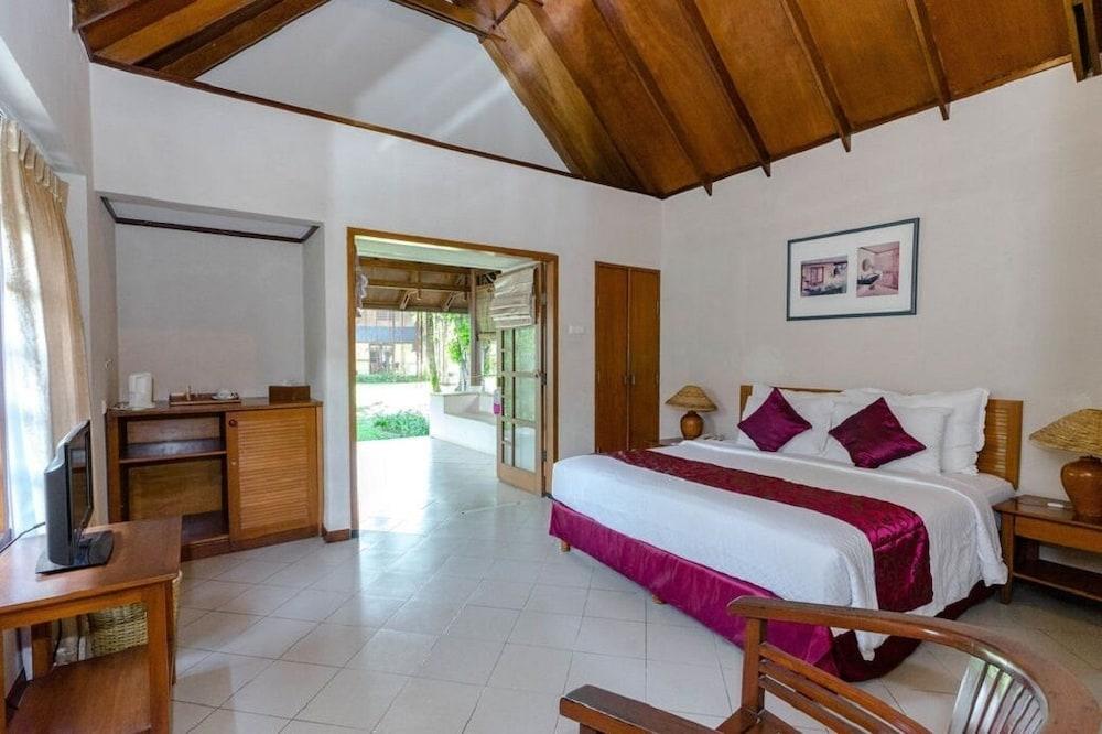 Tanjung Lesung Beach Hotel