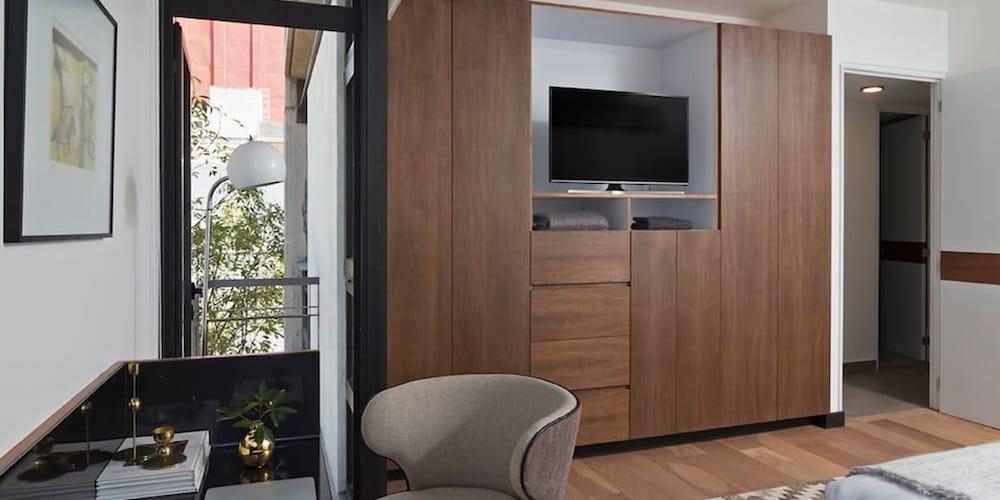 Perfect Modernation Apartment by Mr.W