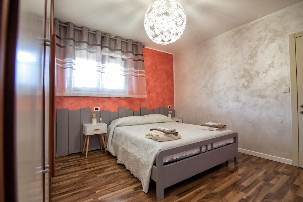 Da Chris e Lisa 022205-AT-296296