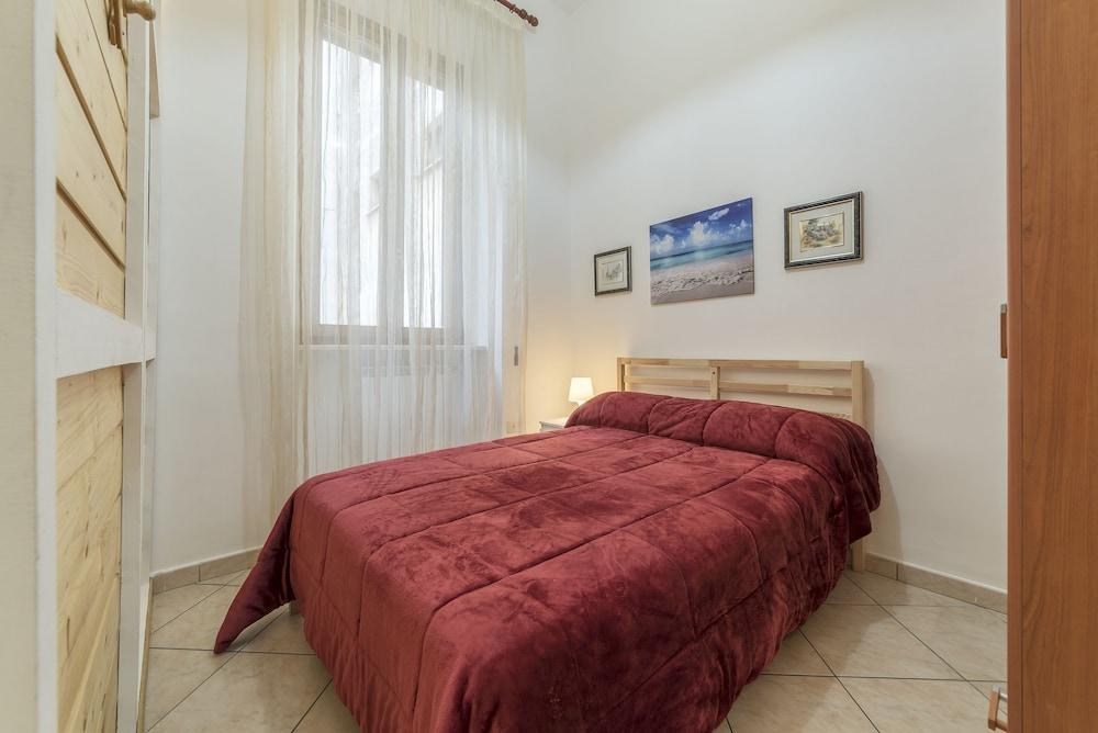 Vittorio Emmanuele & Colosseo Studio