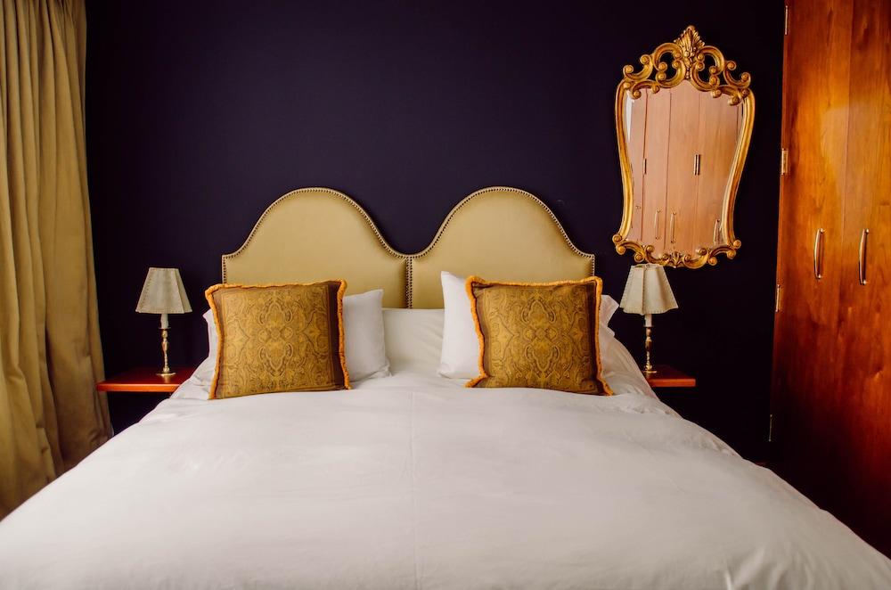 Ana Frank Boutique Hotel