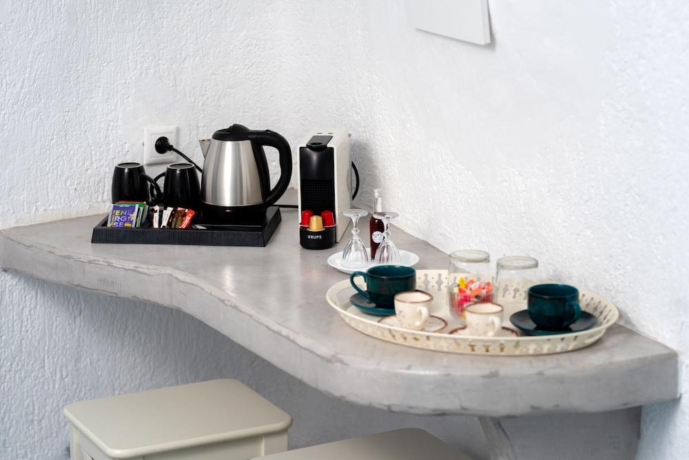 1812 Caves 'n Mansion