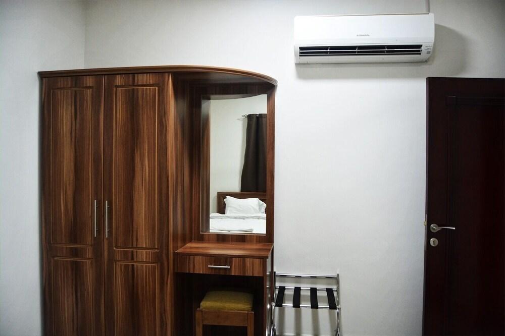 Baiti Hotel Apartments