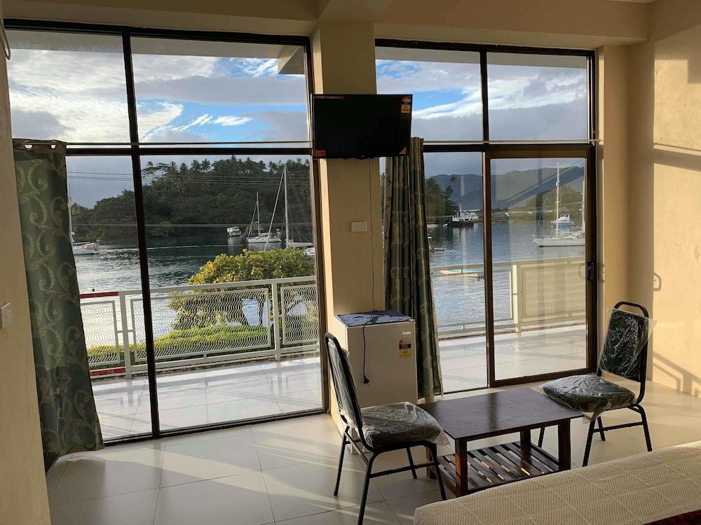 Bay View Barbers Lodge