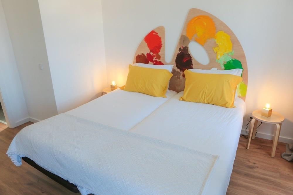 Caminha Hostel & Suites