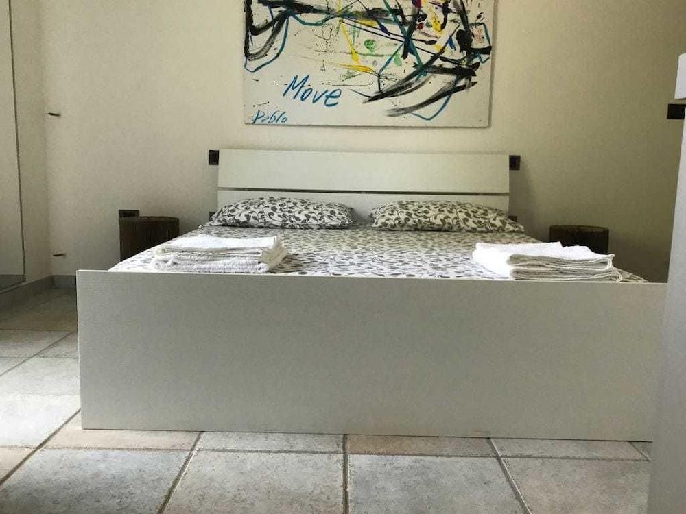 Dependance tra gli ulivi