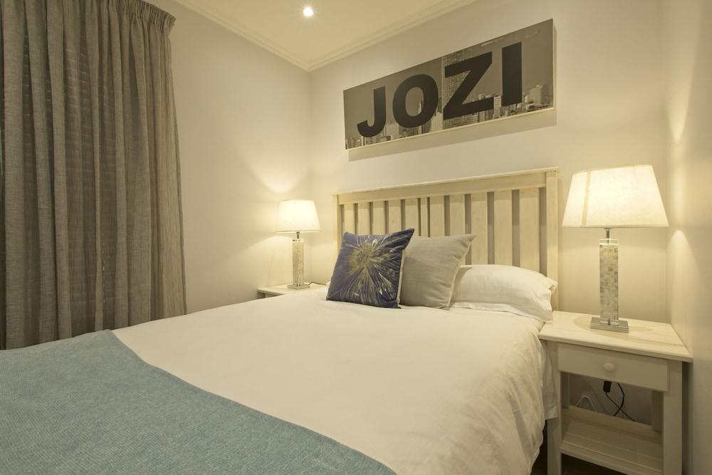 Modern Seaview Apartment