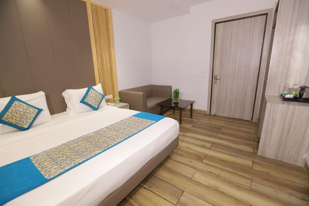 Hotel Akshat by Kelvish Hotel