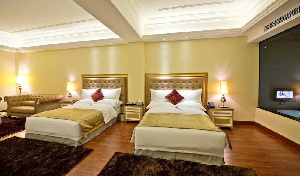 The Royal Pinnacle Hotel