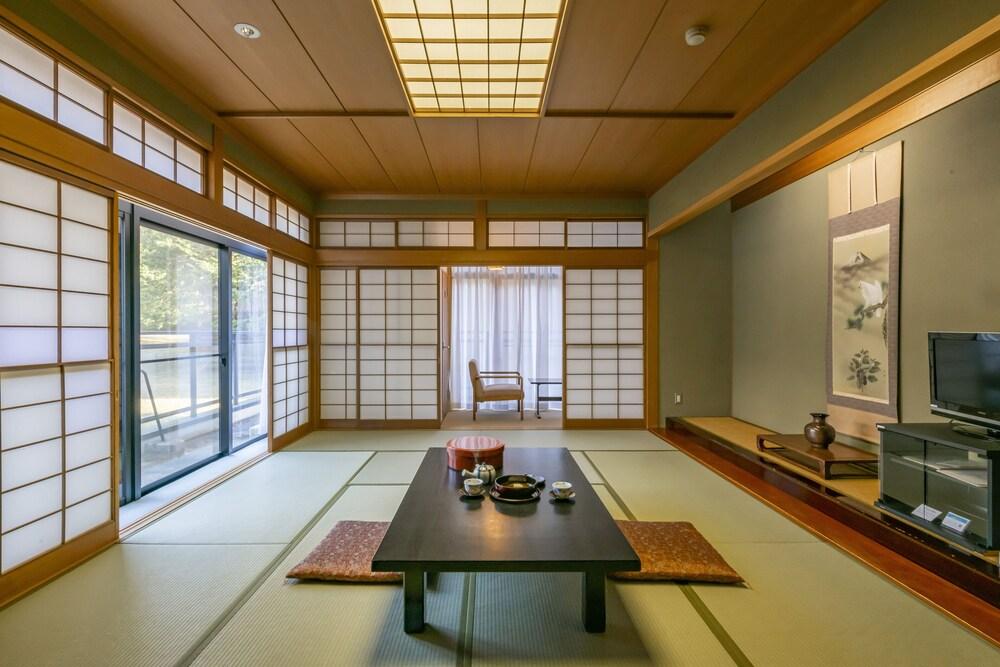 Hanahasuonnsenn Somayama