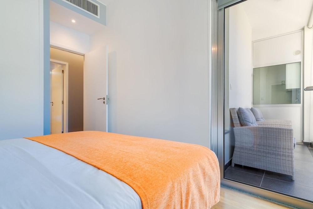 Vista Savoy Apartment