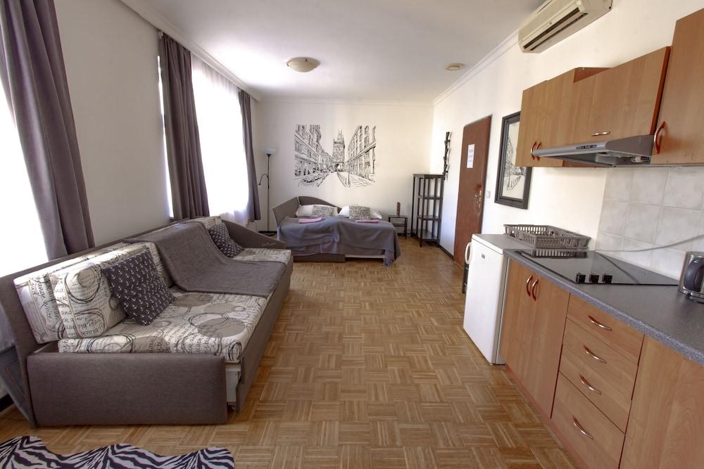 Hostel and Apartment Blue88